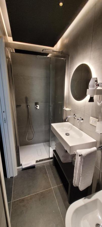 Santarella Guest house Milan